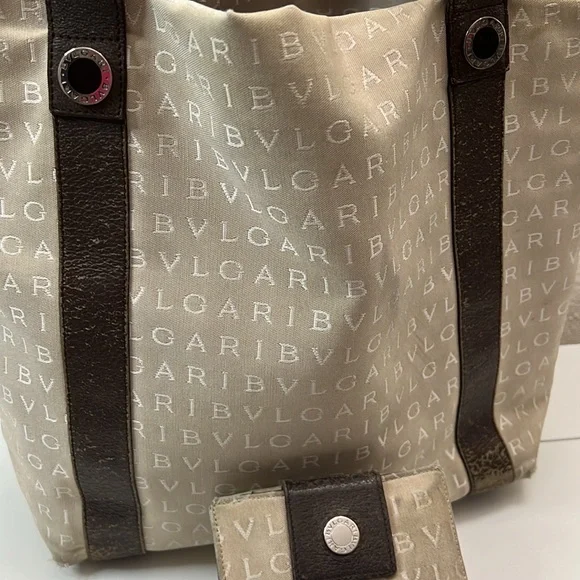 Bvlgari Tote & Matching Wallet - Picture 5 of 17